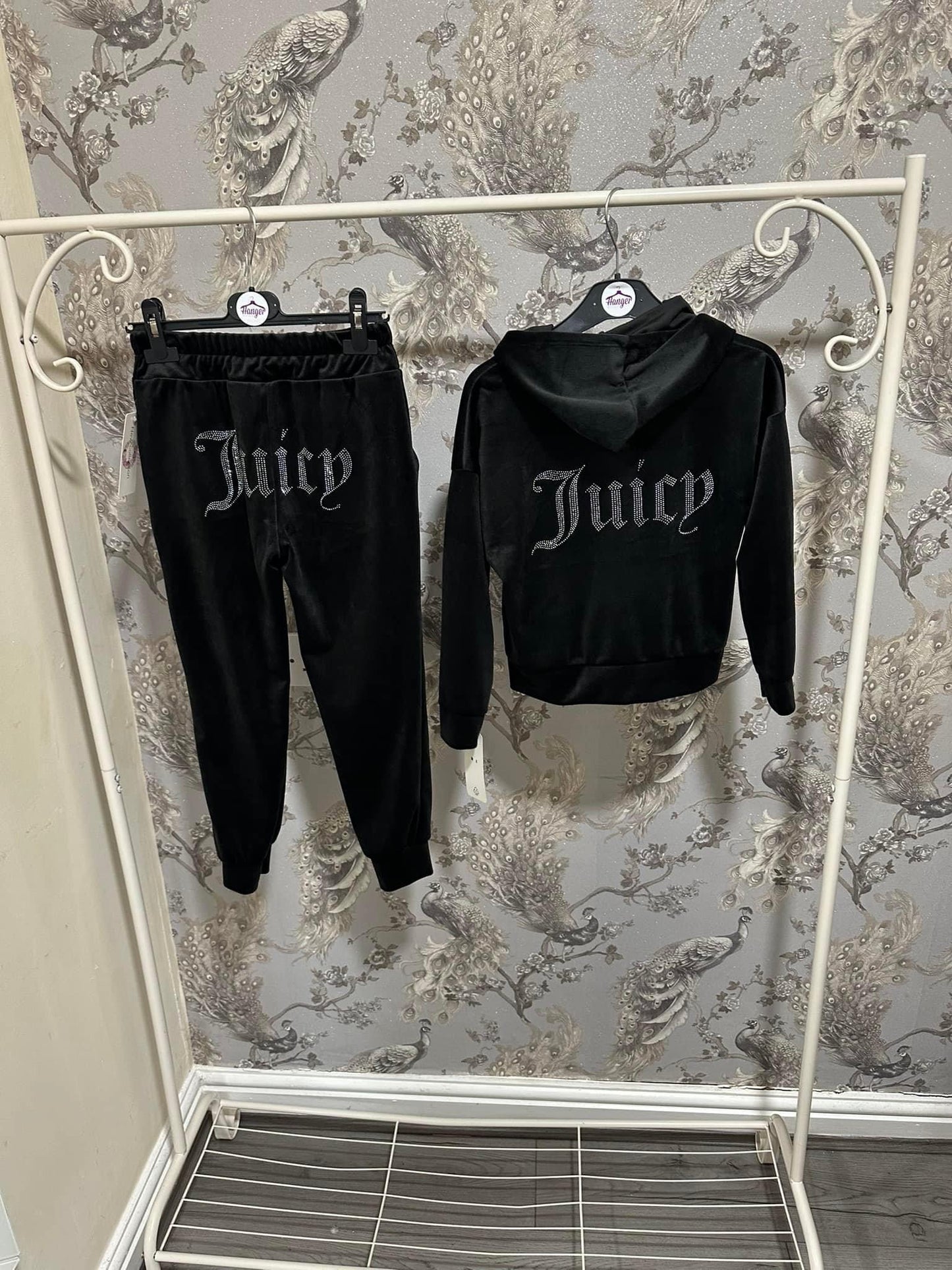 Juicy - Black