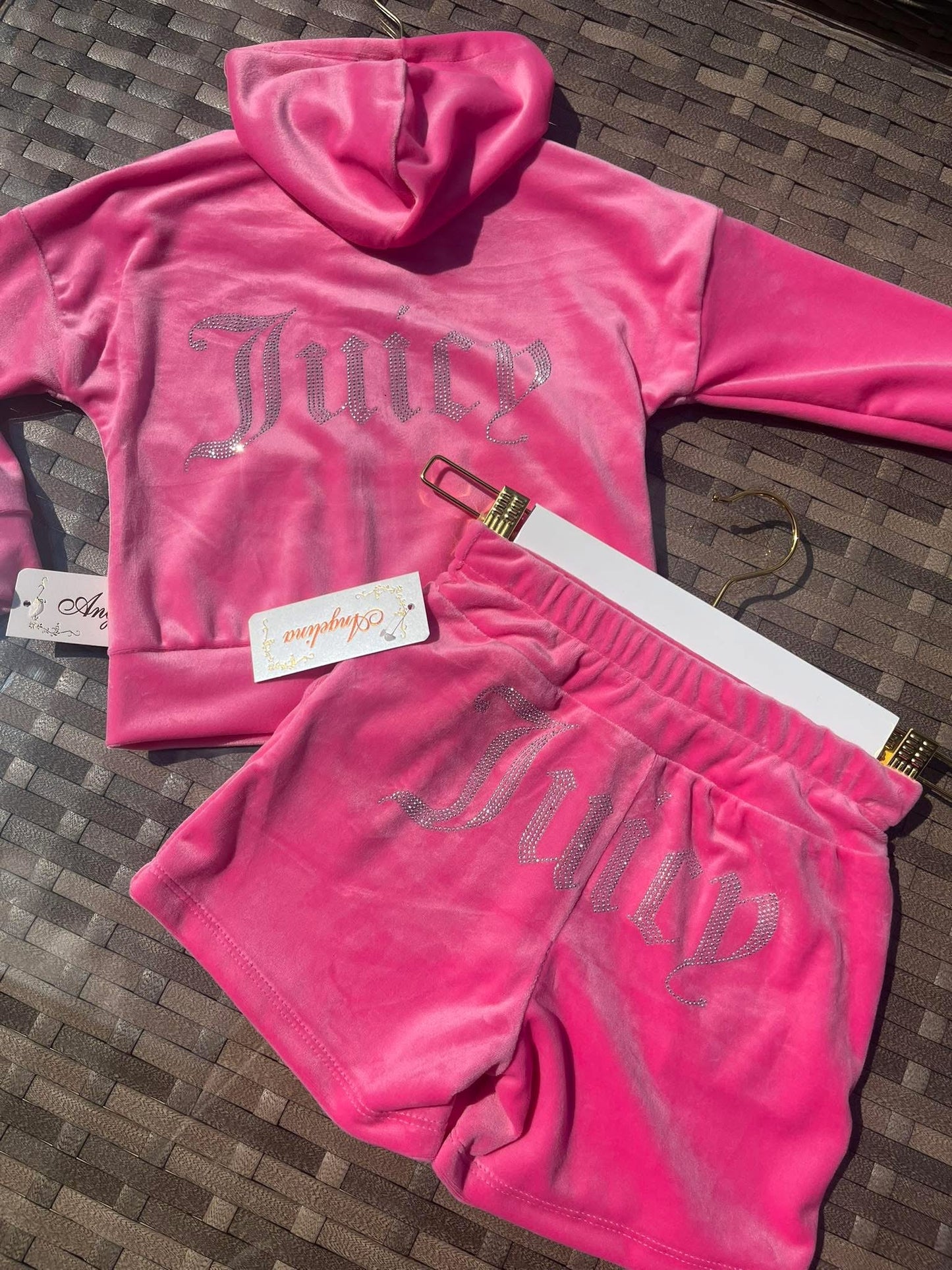 Lucy - Hot Pink